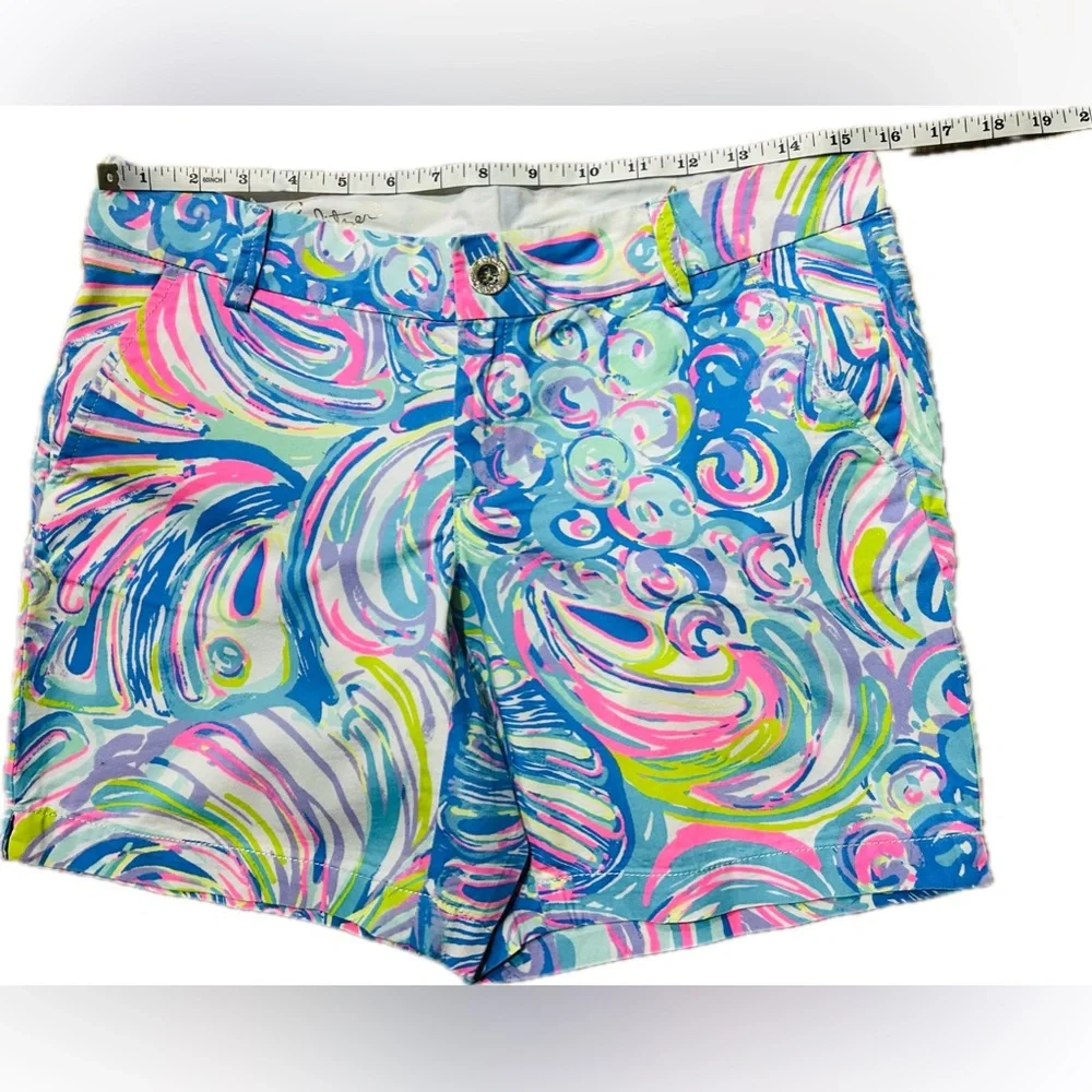 EUC Lily Pulitzer SZ 4 pink/blue/white shorts w/gold logo’d button/waist 31” - Picture 3 of 4